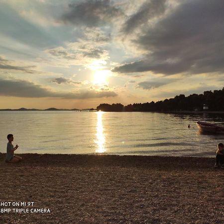 Vila Sentio Mare-Apartments Livaic Zeljko Pirovac Dış mekan fotoğraf