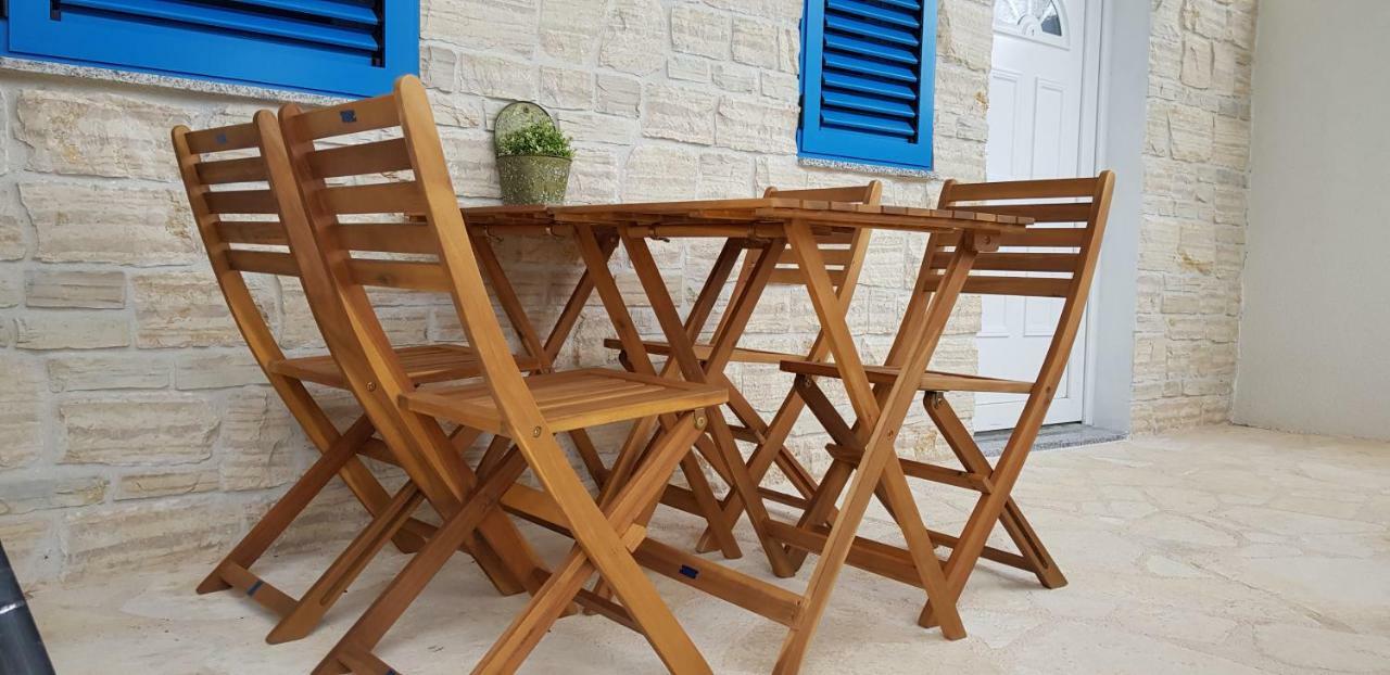 Vila Sentio Mare-Apartments Livaic Zeljko Pirovac Dış mekan fotoğraf